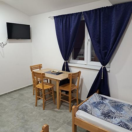 Libero Apartmani Surčin Екстериор снимка