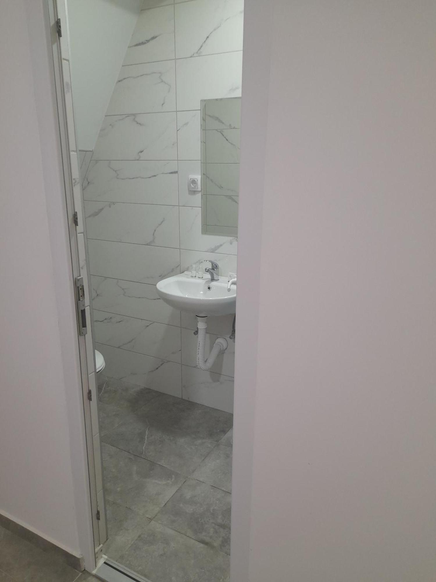 Libero Apartmani Surčin Екстериор снимка