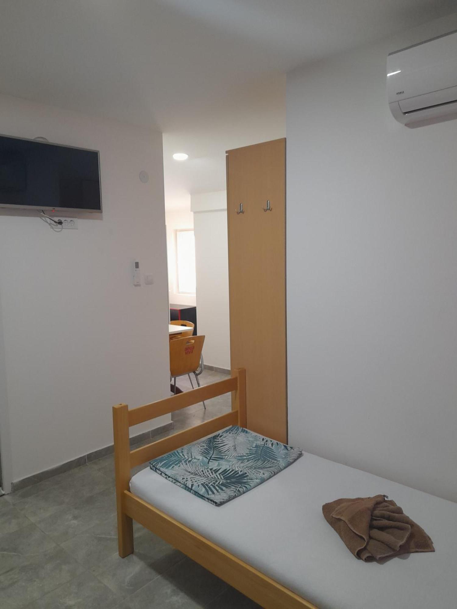 Libero Apartmani Surčin Екстериор снимка
