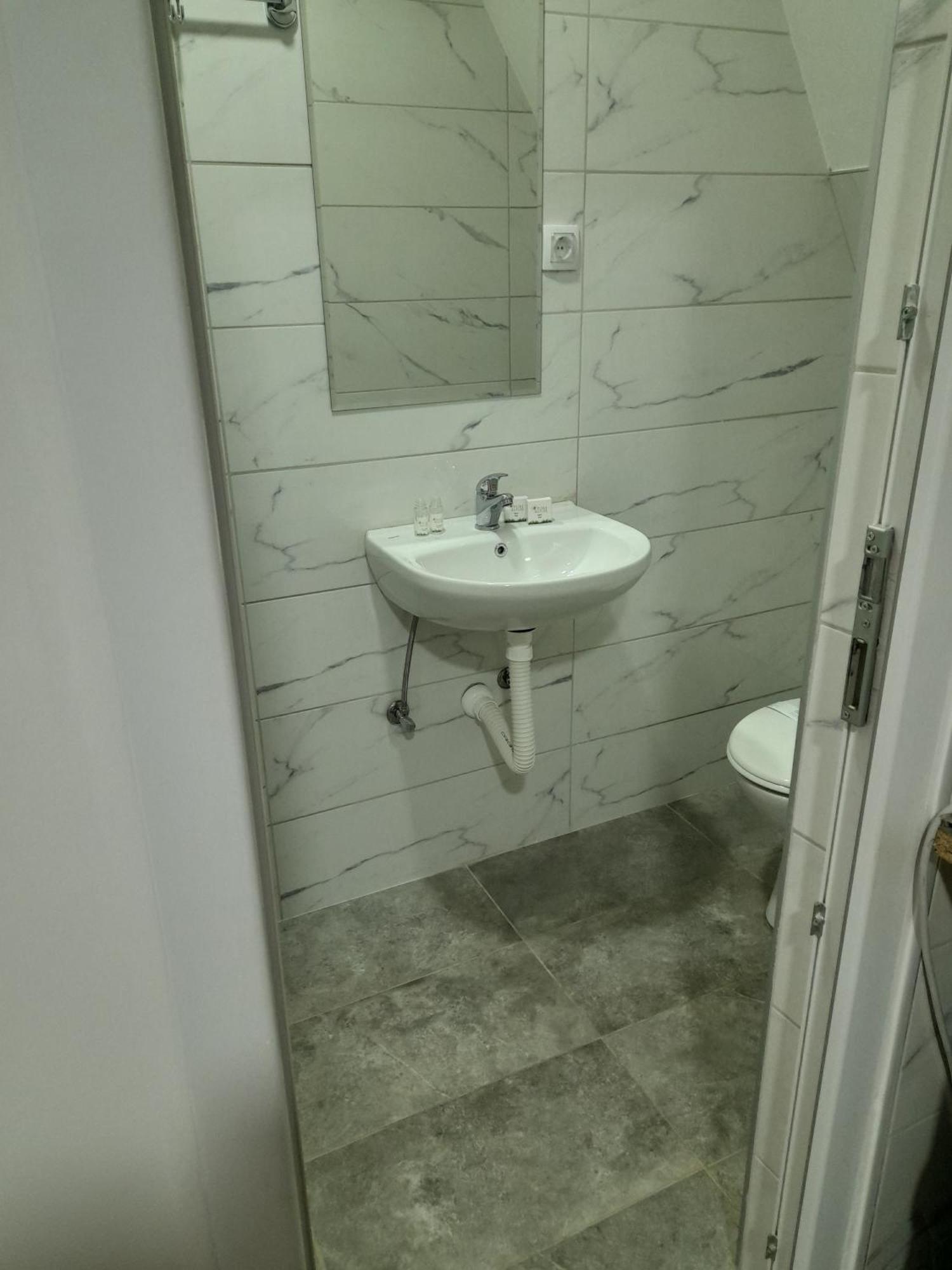 Libero Apartmani Surčin Екстериор снимка