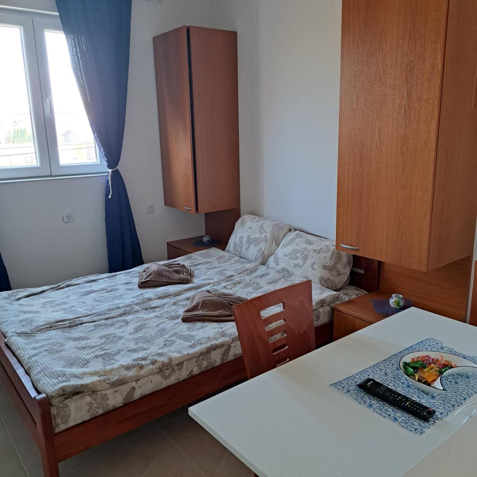 Libero Apartmani Surčin Стая снимка