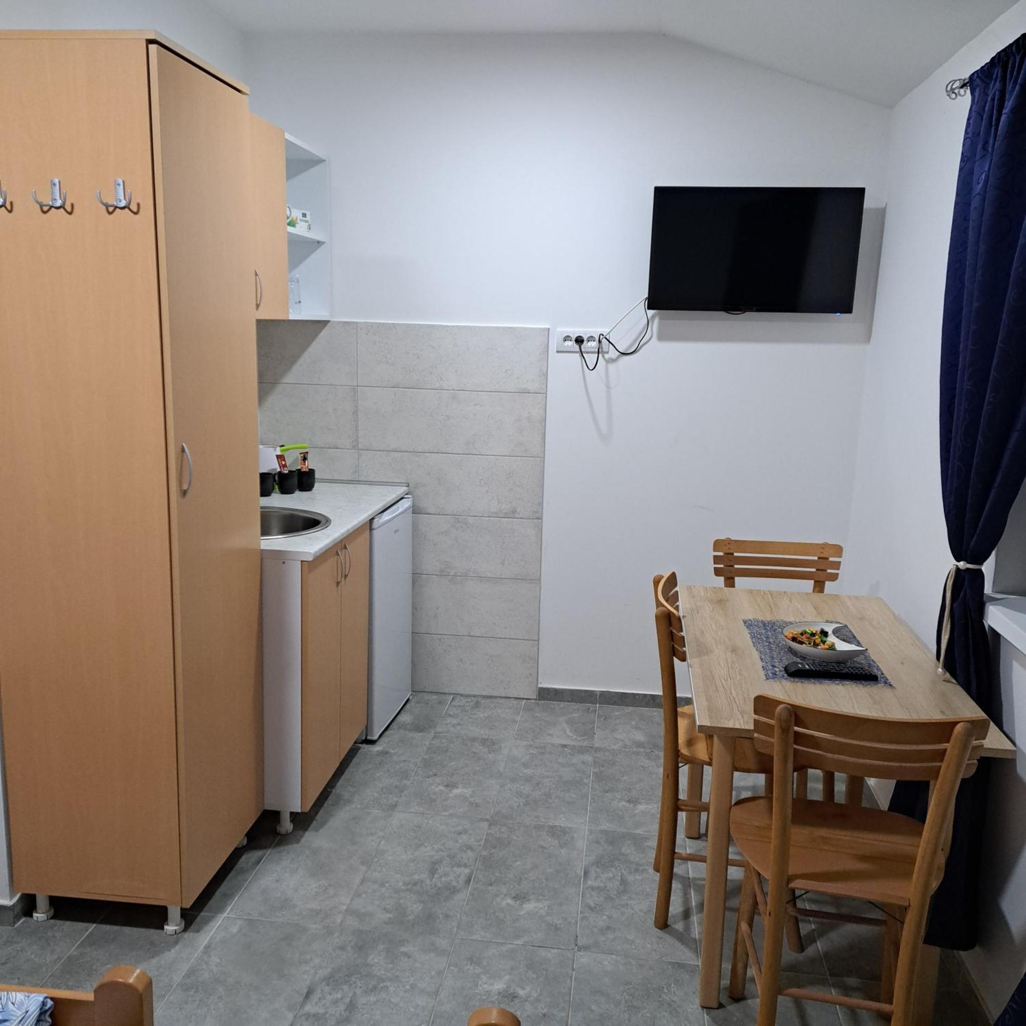 Libero Apartmani Surčin Екстериор снимка