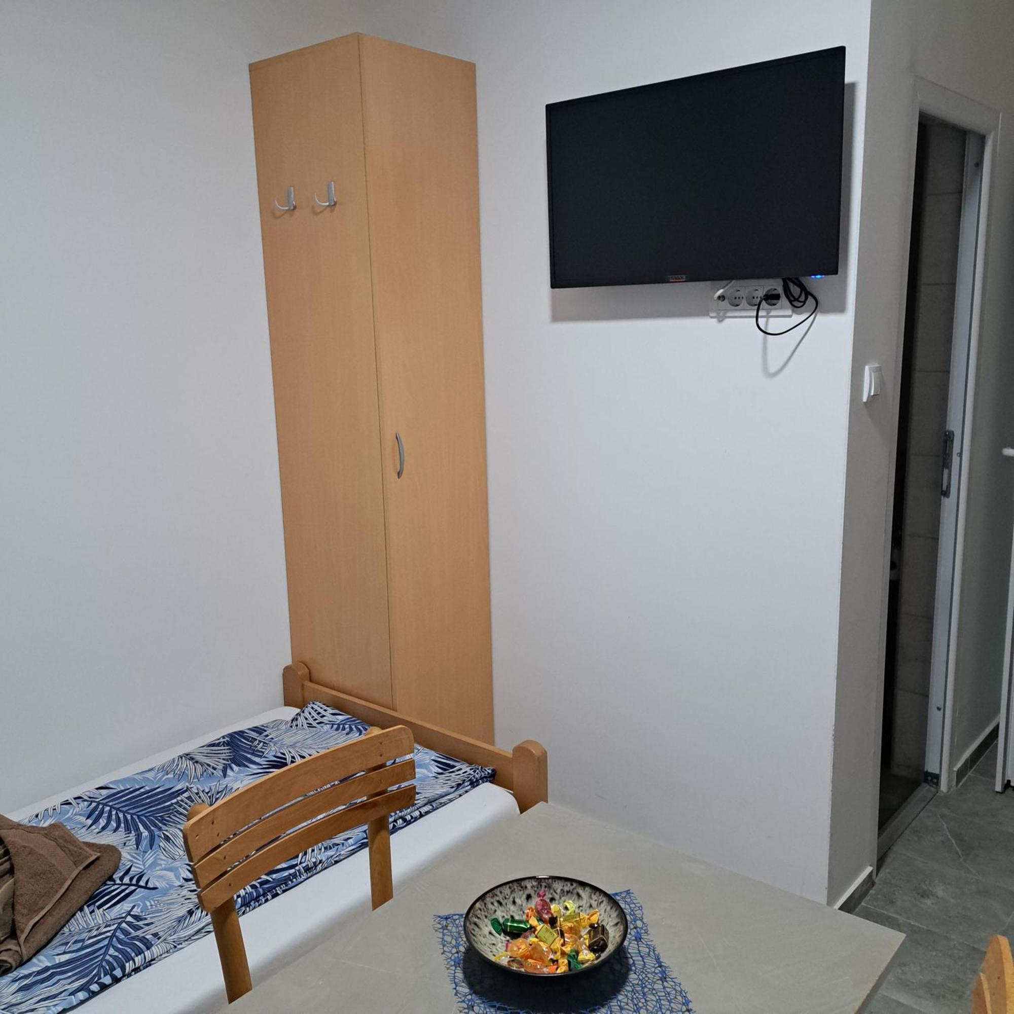 Libero Apartmani Surčin Екстериор снимка