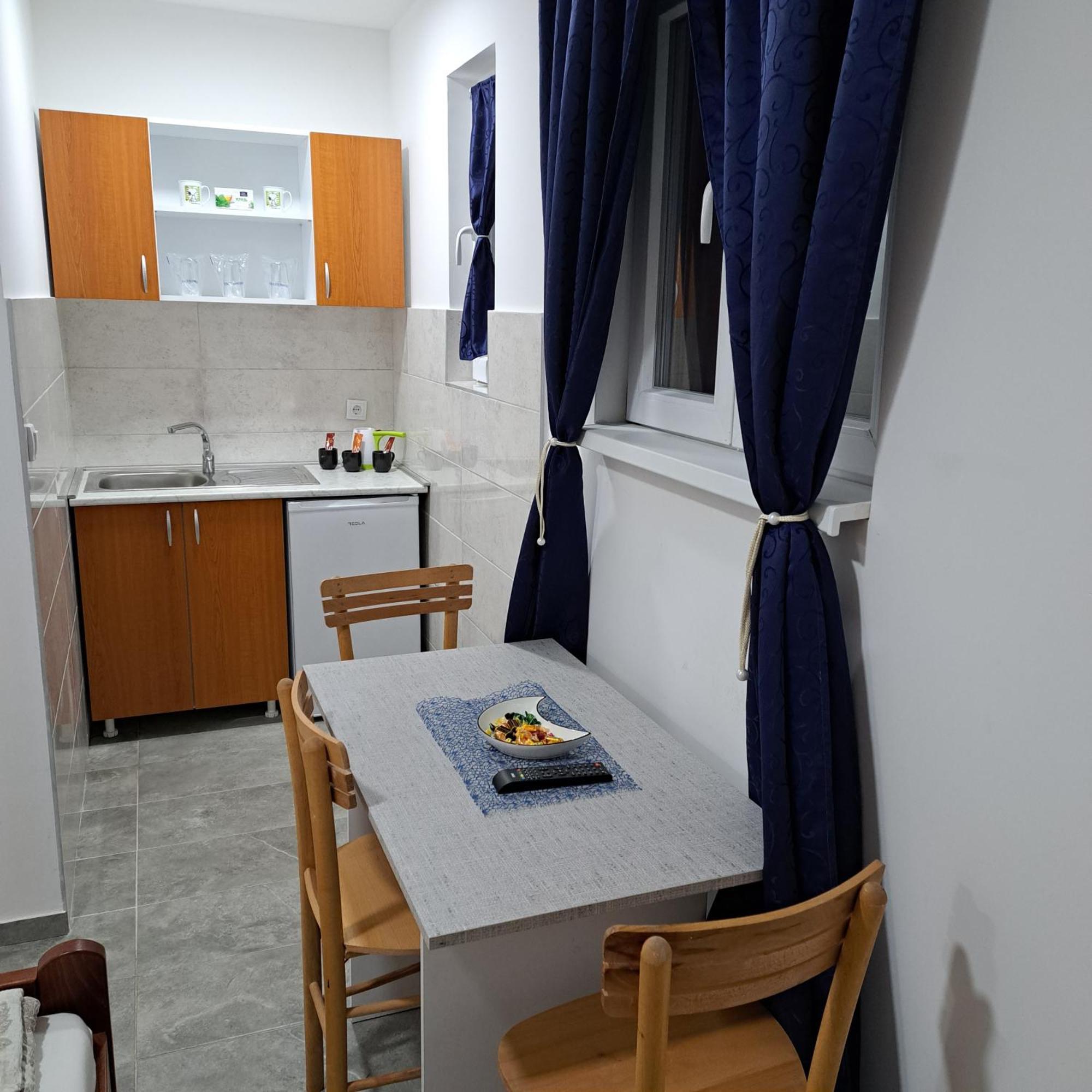 Libero Apartmani Surčin Екстериор снимка