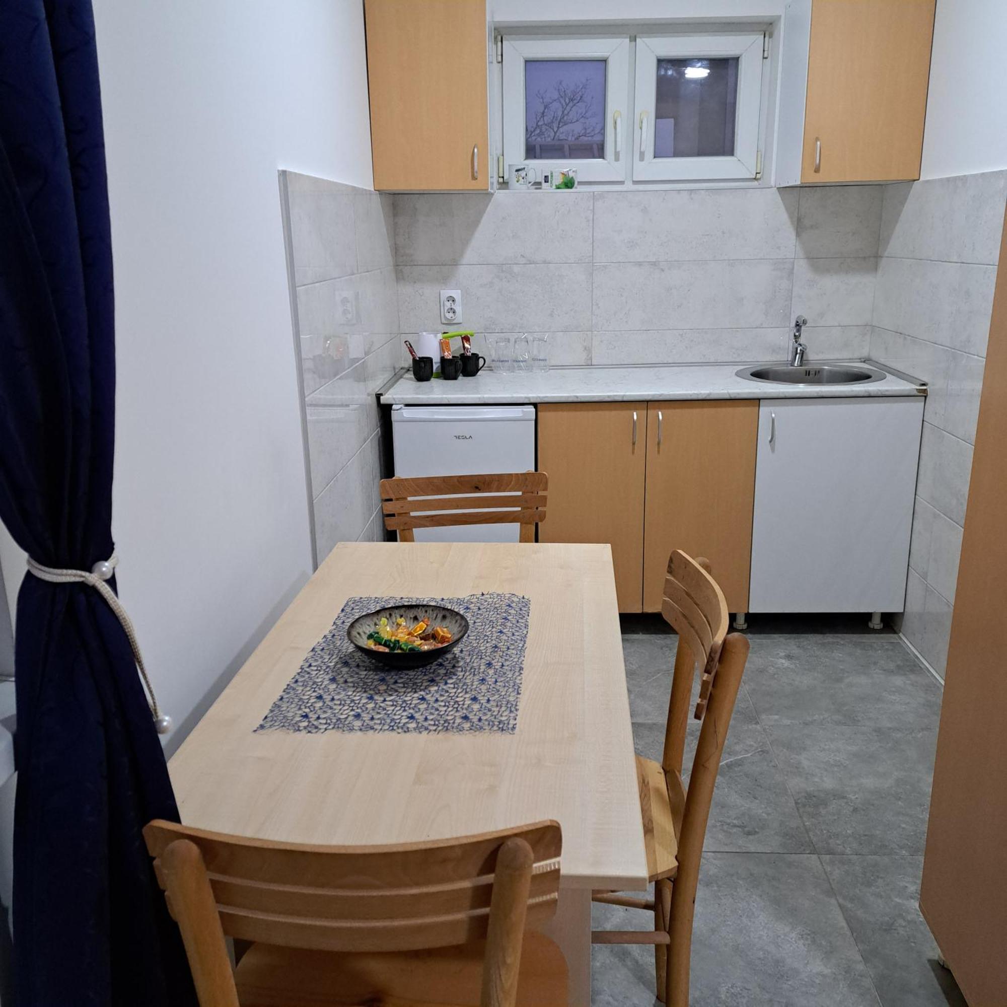 Libero Apartmani Surčin Екстериор снимка
