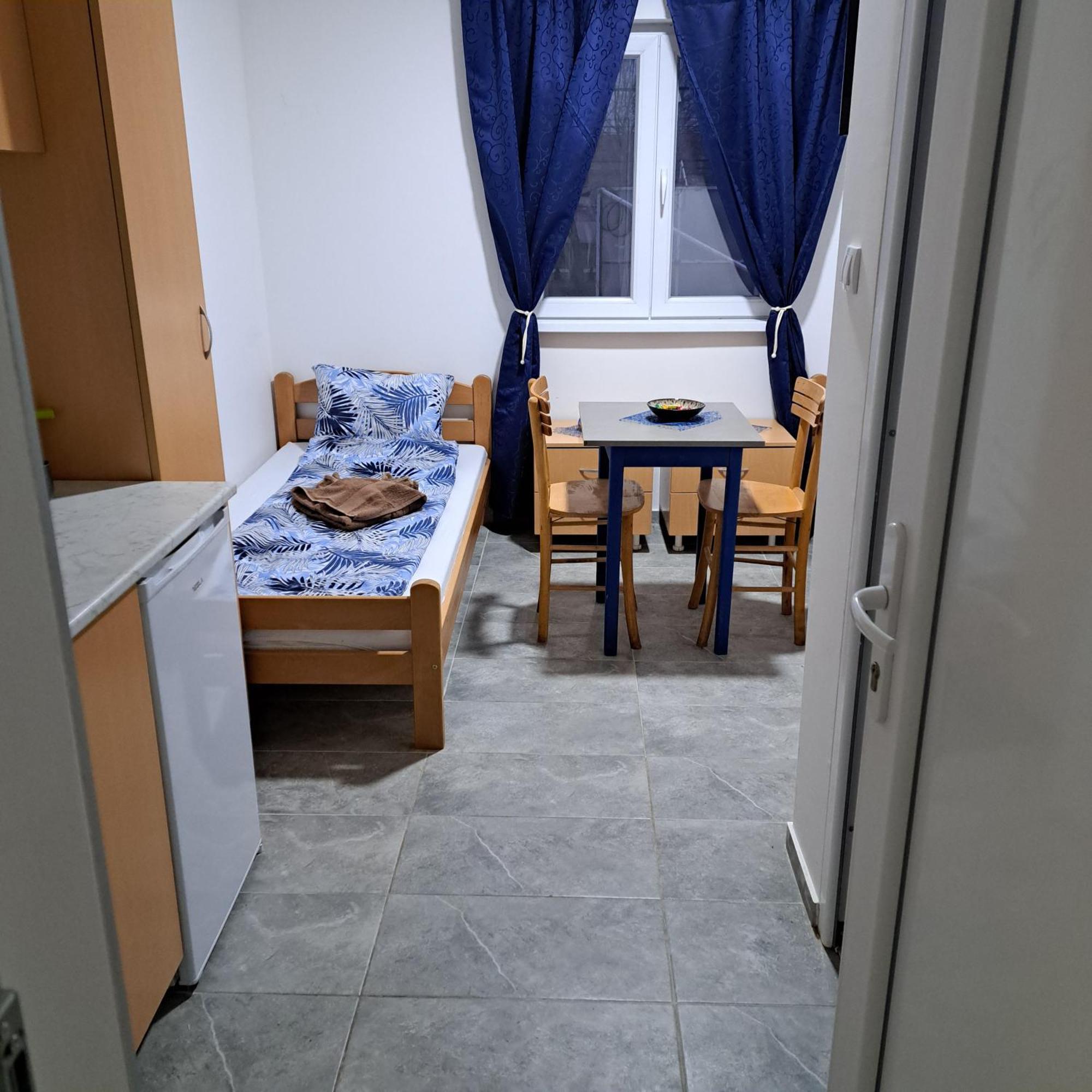 Libero Apartmani Surčin Екстериор снимка