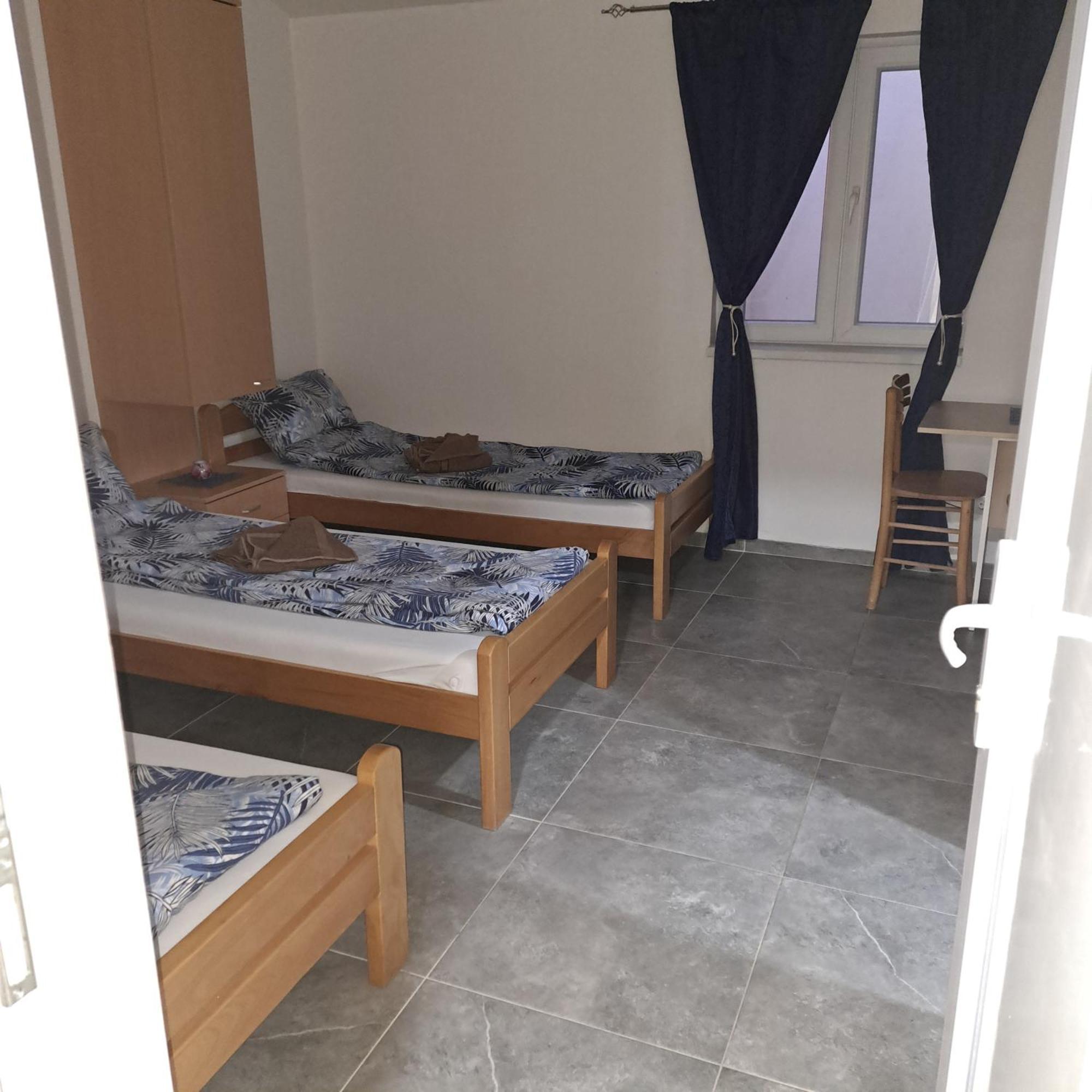 Libero Apartmani Surčin Екстериор снимка